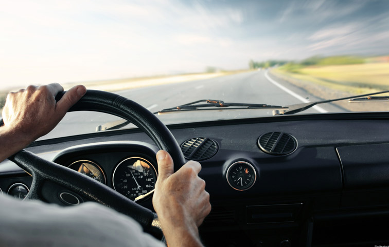 MULTICAR-revisar-el-auto-antes-viajar-por-carretera (1)